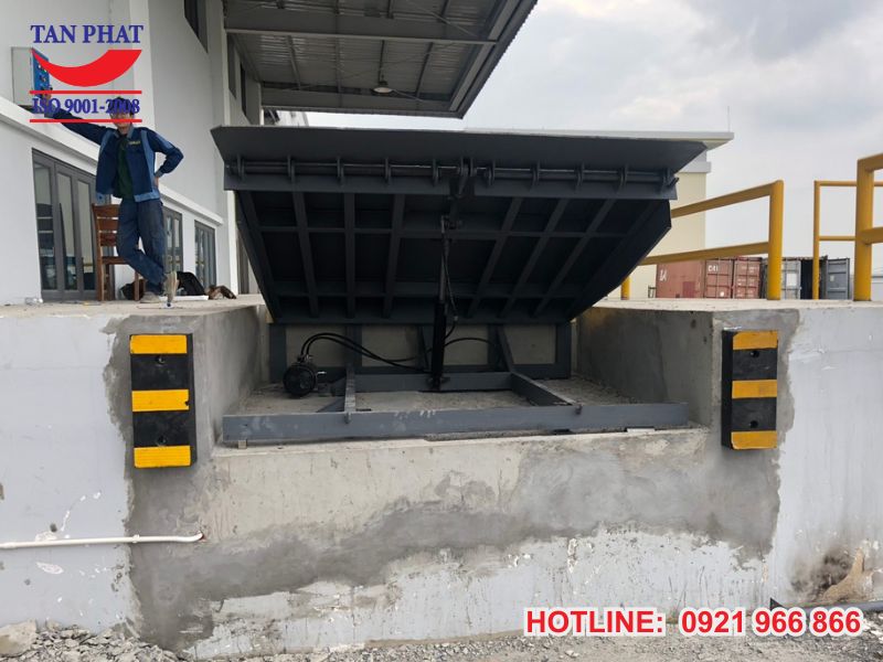 Dock Levevler 12 Tấn