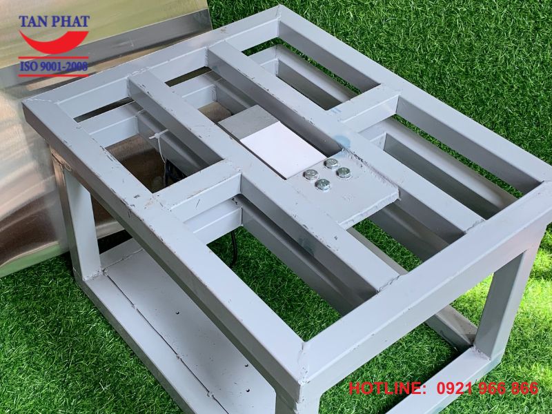 Khung cân được thiết kế chắc chắn, bền bỉ