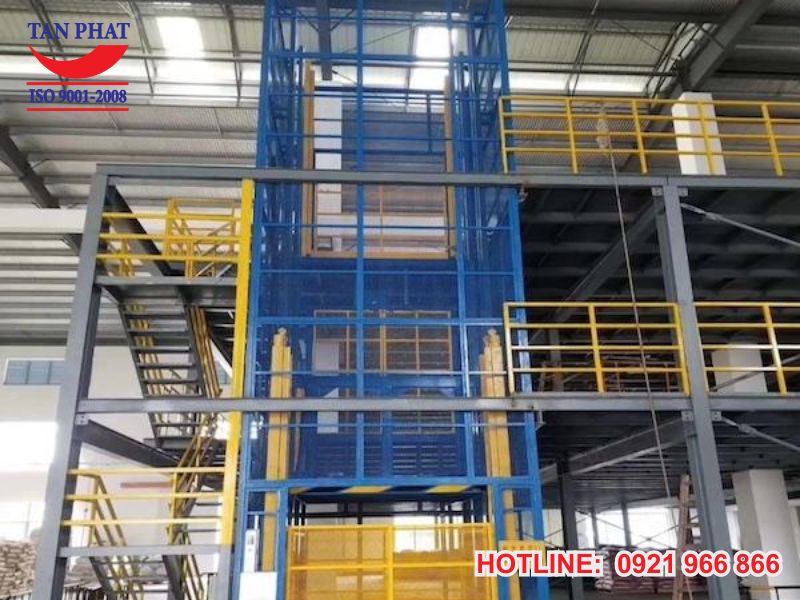 Thang nâng hàng Tân Phát giá tốt, chất lượng