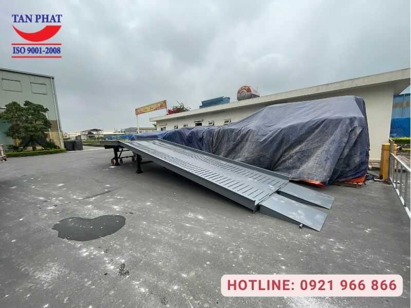 Cầu dẫn container 8 tấn, 11m tại Thái Bình