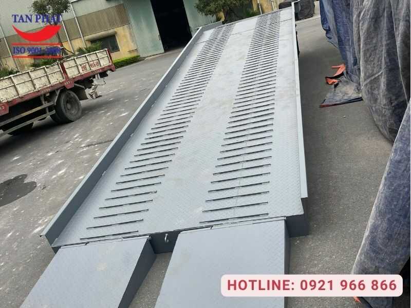 Cầu dẫn container 8 tấn, 11m tại Thái Bình