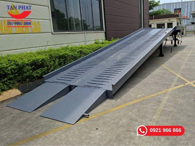 Cầu lên container 8 tấn là gì?