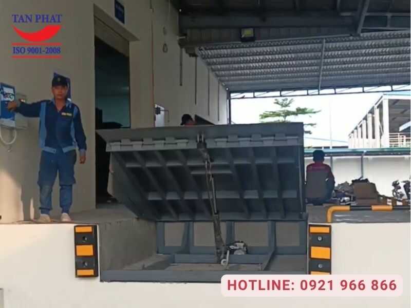Sàn nâng do Tân Phát sản xuất và lắp đặt