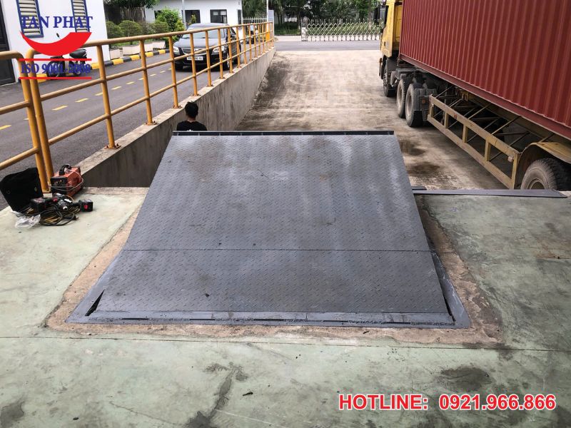 Sàn nâng thủy lực tại Hưng Yên
