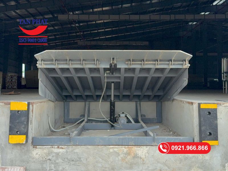 Sàn Nâng Hạ Thủy Lực Tại Phú Thọ