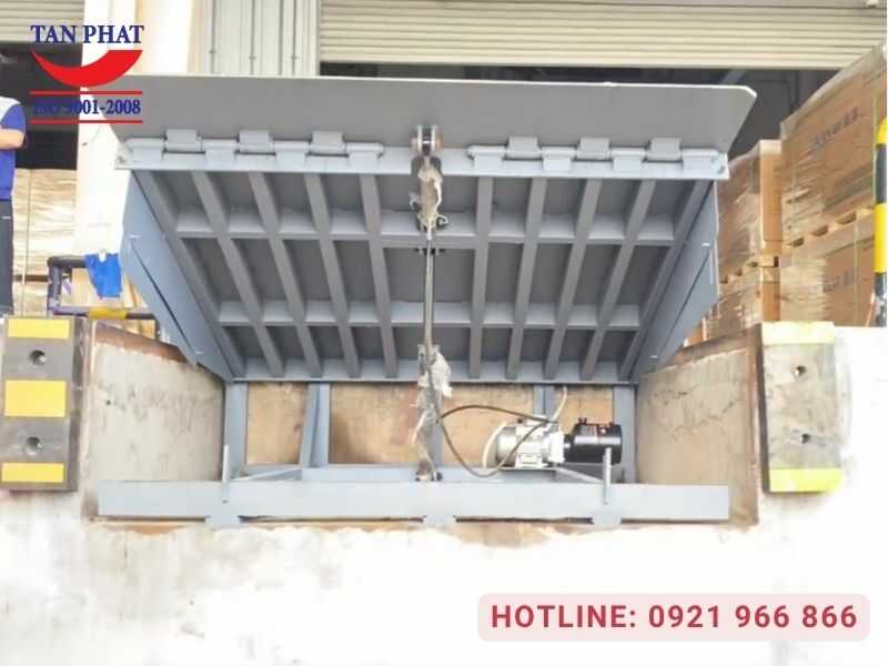 Sàn nâng thủy lực 1 xy lanh Tân Phát