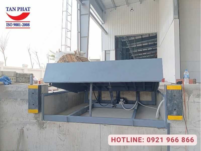 Sàn nâng thủy lực 1 xy lanh Tân Phát