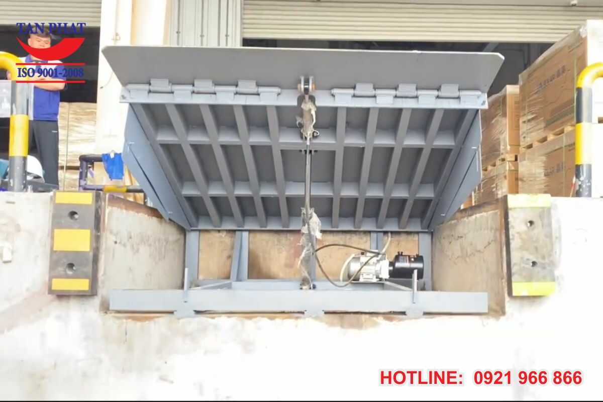 san-nang-thuy-luc-10-tan-mat-san-2000x2000mm