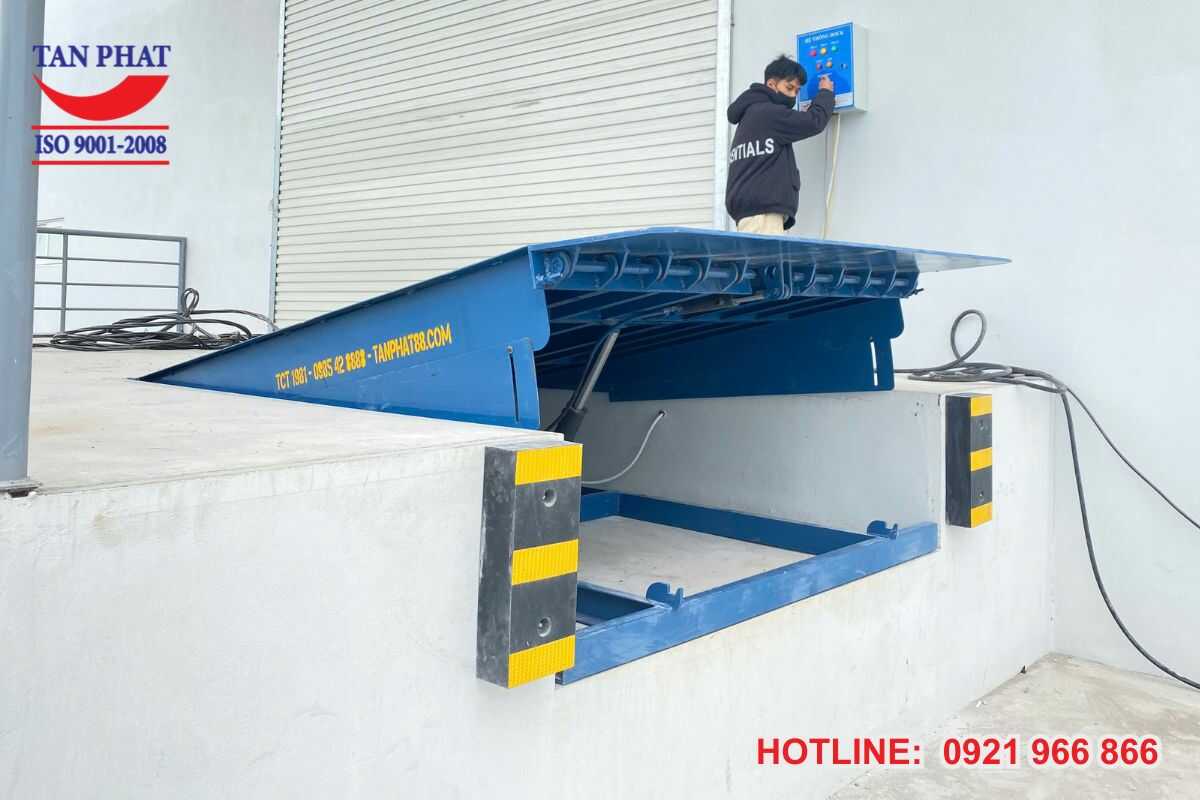 san-nang-dock-leveler-thuy-luc
