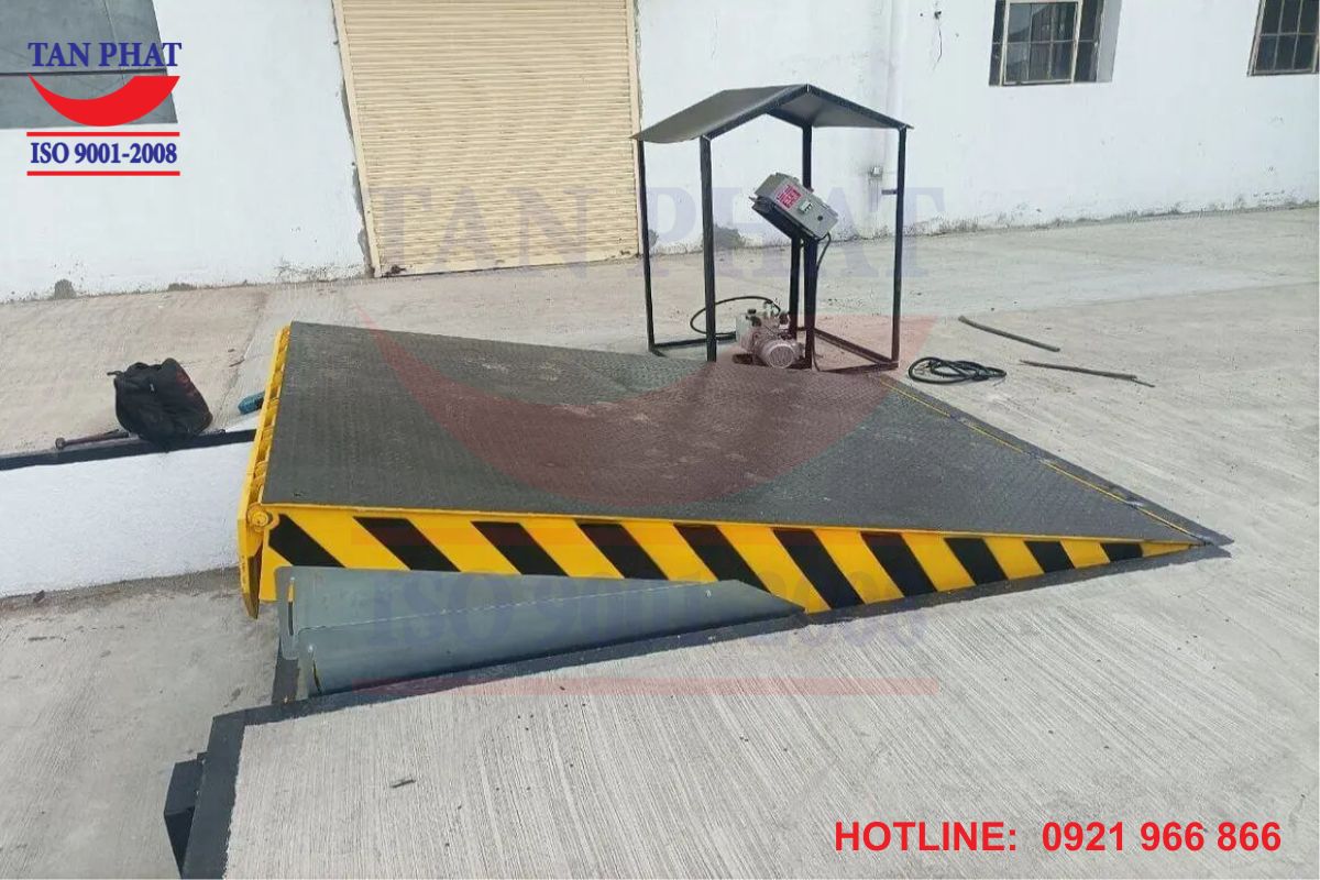 thiet-bi-nang-thuy-luc-dock-leveler
