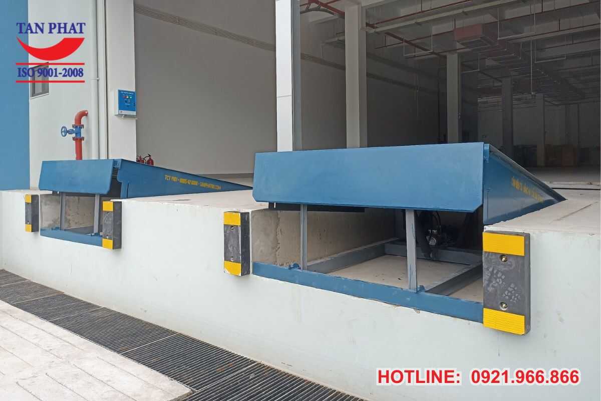 dock-leveler-san-nang-ha-thuy-luc