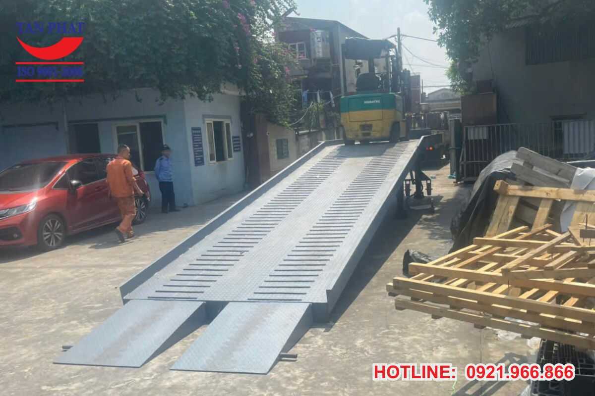 cau-dan-xe-nang-6-tan-dai-11m