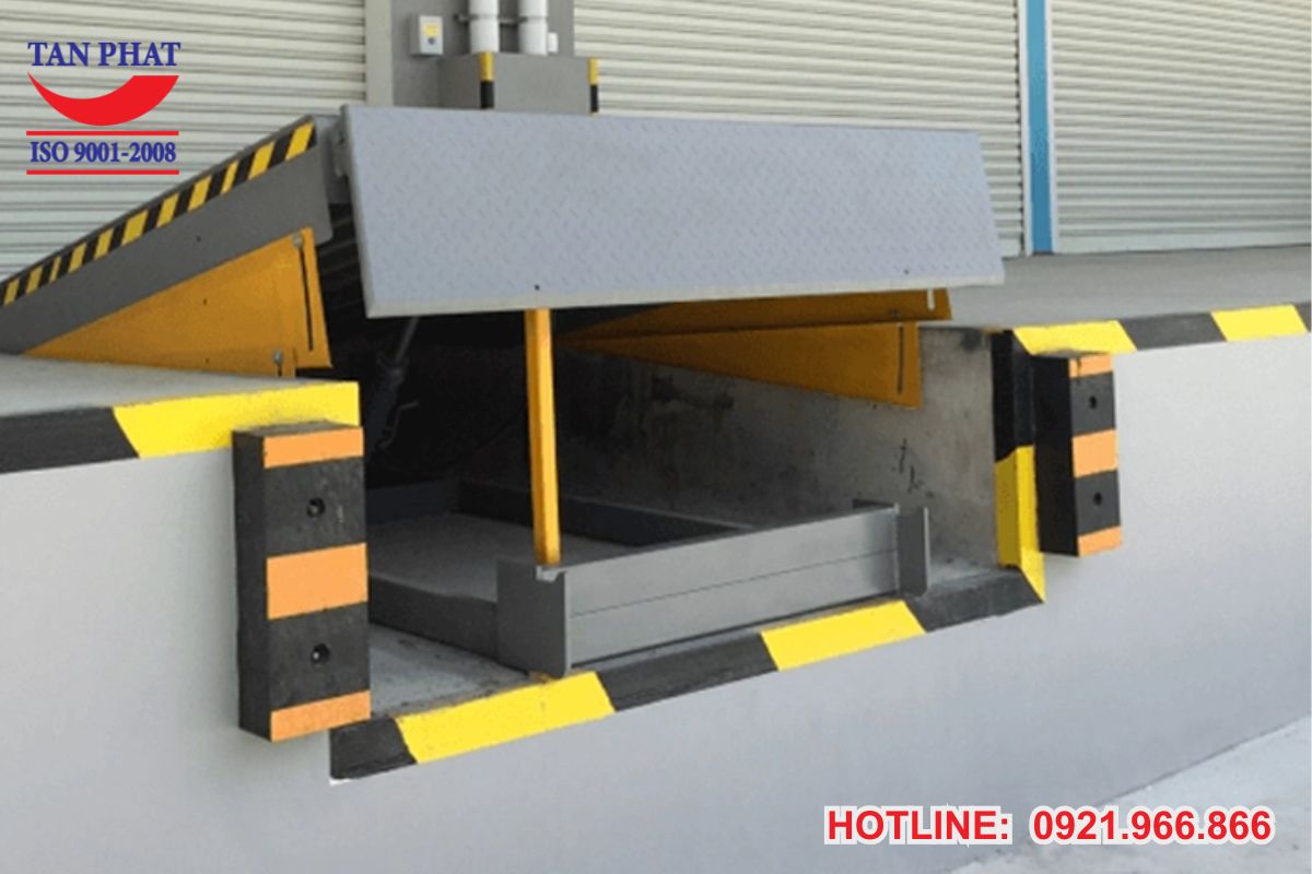 dock-leveler-12-tan-san-nang-hang-12-tan