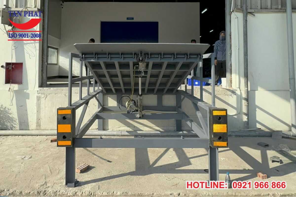 dock-leveler-2400x2000mm