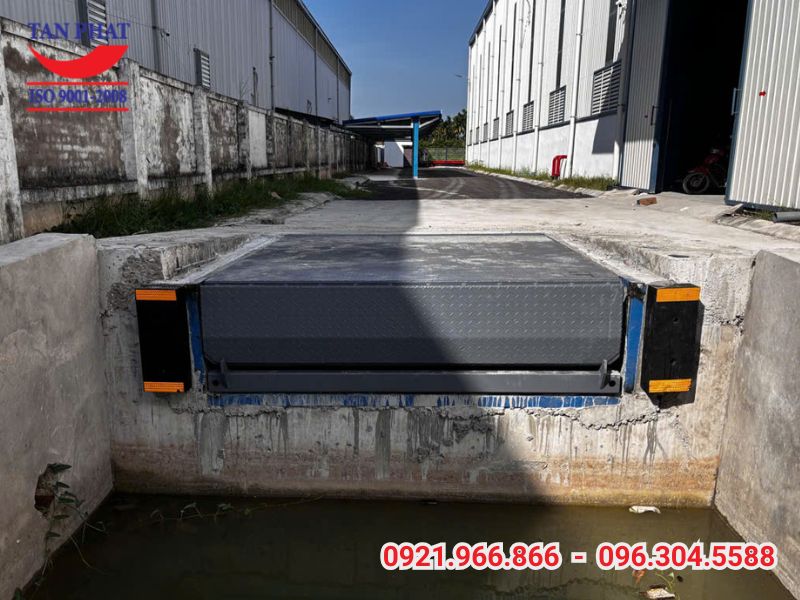 Dock Leveler 20 Tấn