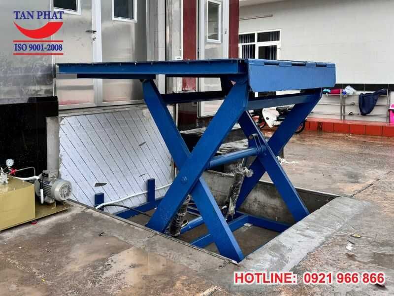 Dự án bàn nâng thủy lực Tân Phát