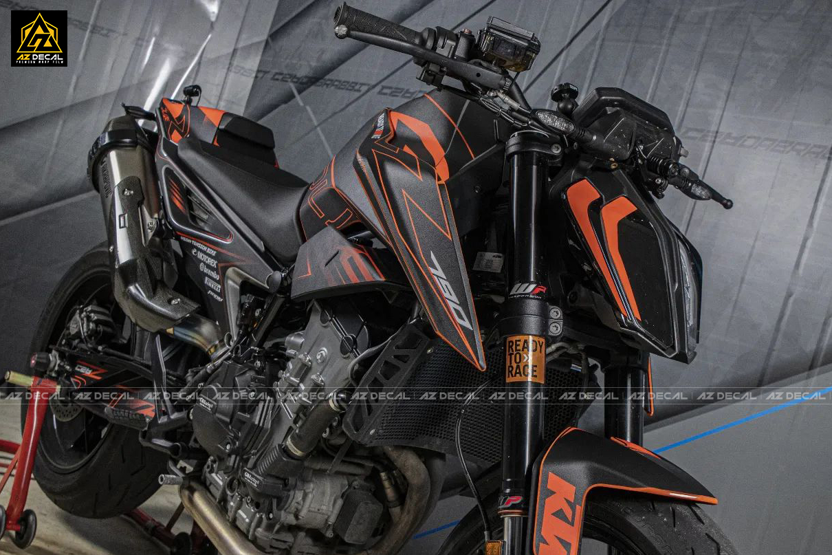 Dán tem xe KTM 790 Duke