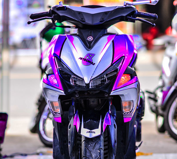 Yamaha NVX dán đổi màu xe decal chrome