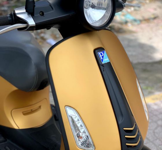 Piaggio Vespa dán đổi màu decal mờ màu vàng