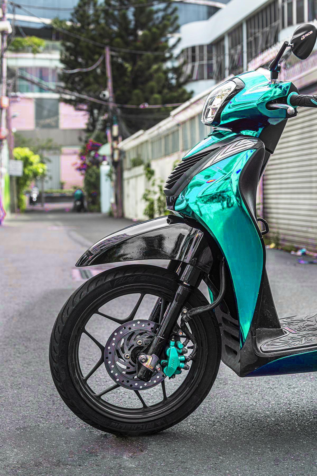 Decal chrome xanh ngọc đổi màu xe SH mode