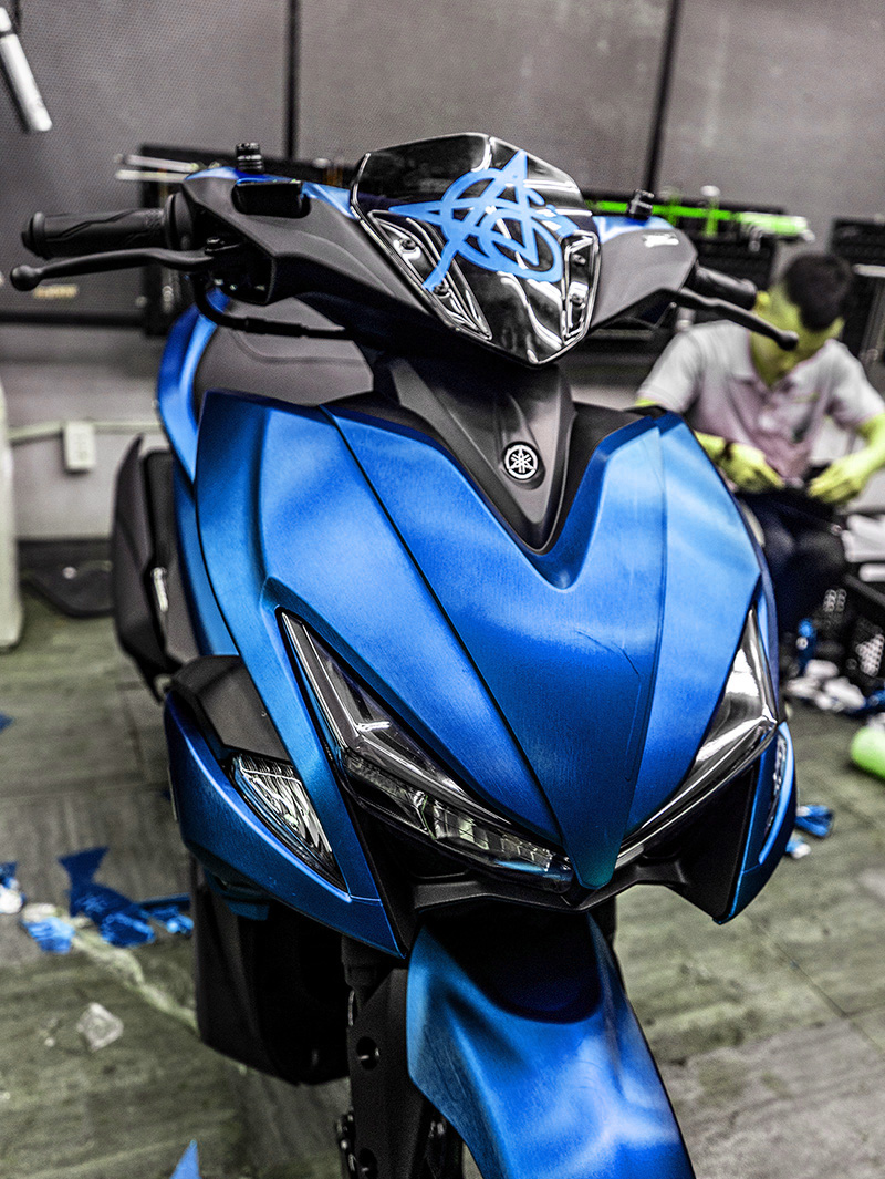 Yamaha NVX decal nhôm xước xanh dương