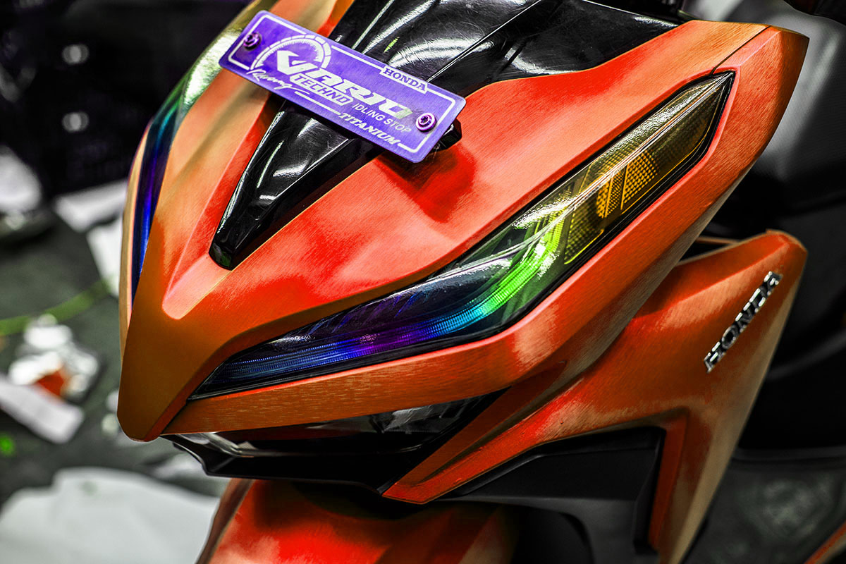 Decal nhôm xước đỏ đổi màu xe Vario