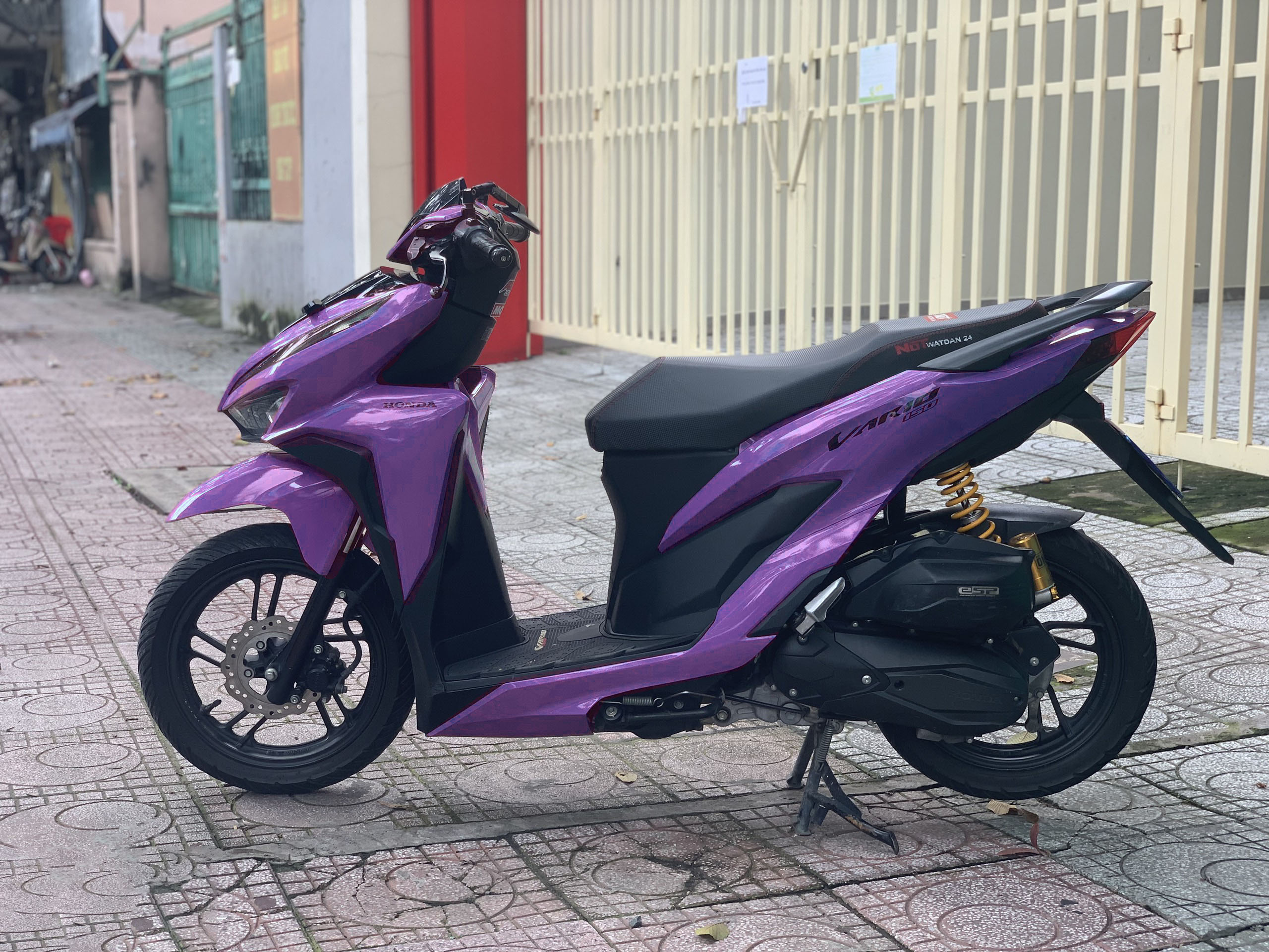 Vario đổi màu full xe decal hồng tím