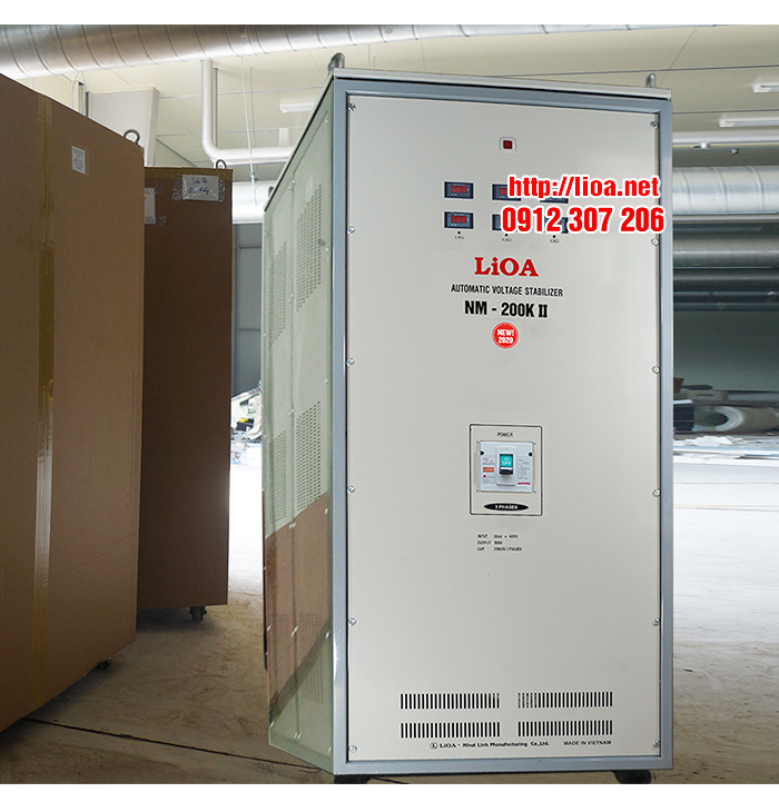 Ổn Áp LiOA 200kVA 3 Pha NM