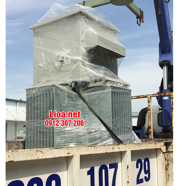 ỔN ÁP D-400 NGÂM DẦU