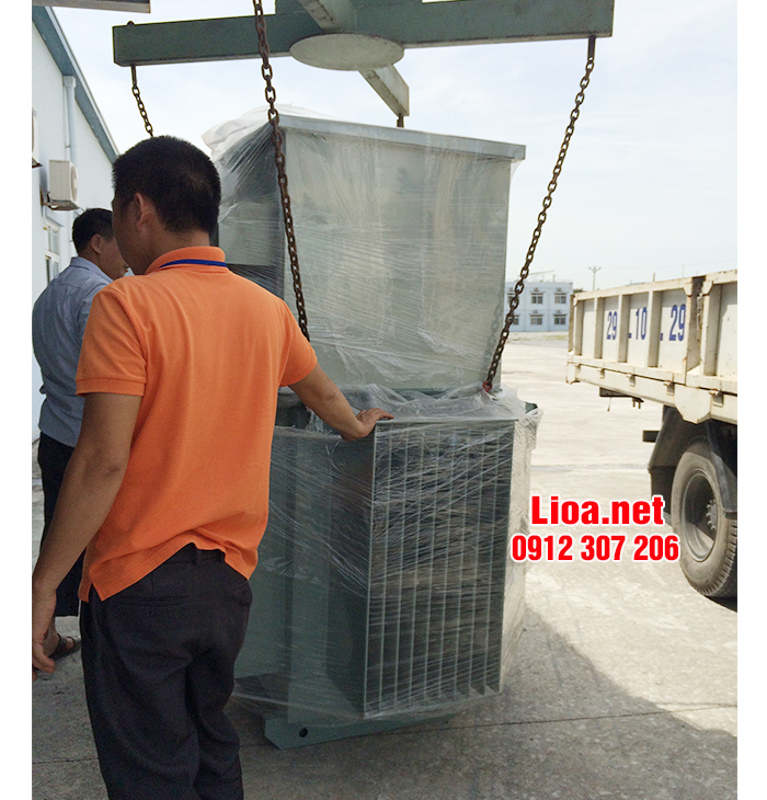 ỔN ÁP D-300 NGÂM DẦU