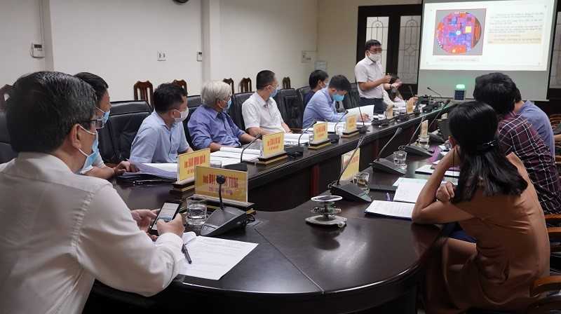 Nghiên cứu chế tạo đèn báo hiệu đường sông sử dụng năng lượng mặt trời có tích hợp esim