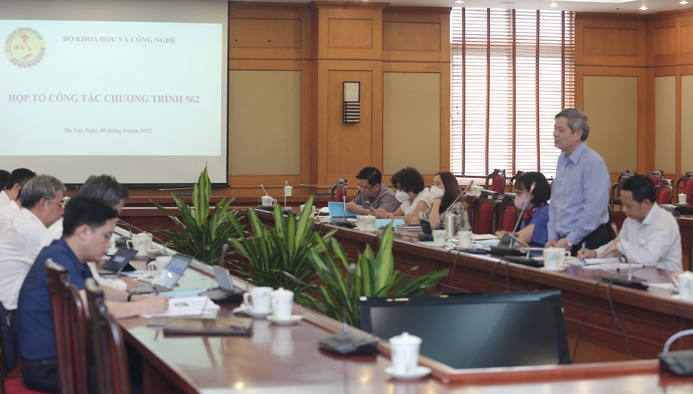 Họp Tổ công tác Chương trình 562