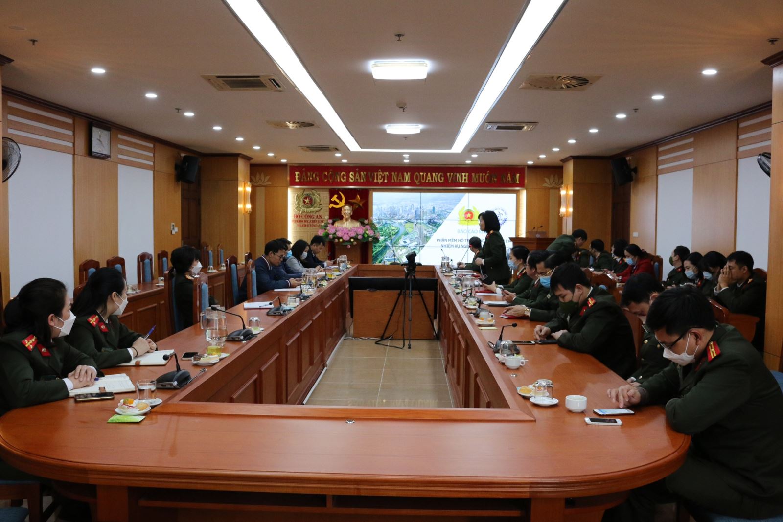 Lễ Bàn giao Nền tảng Công nghệ thông tin hỗ trợ quản lý nhiệm vụ KH&CN cho Bộ Công an