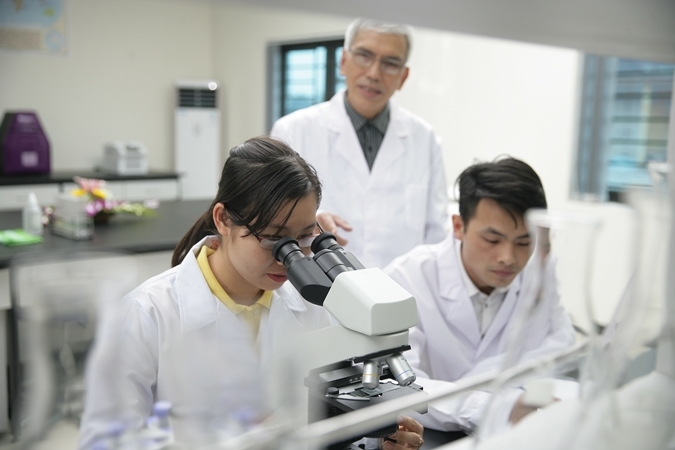 Tăng tiềm lực đầu tư cho khoaTăng tiềm lực đầu tư cho khoa học và công nghệ học và công nghệ