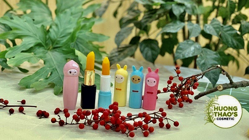 Son dưỡng không màu Hương Thảo an toàn cho bé và mẹ bầu - son ăn được