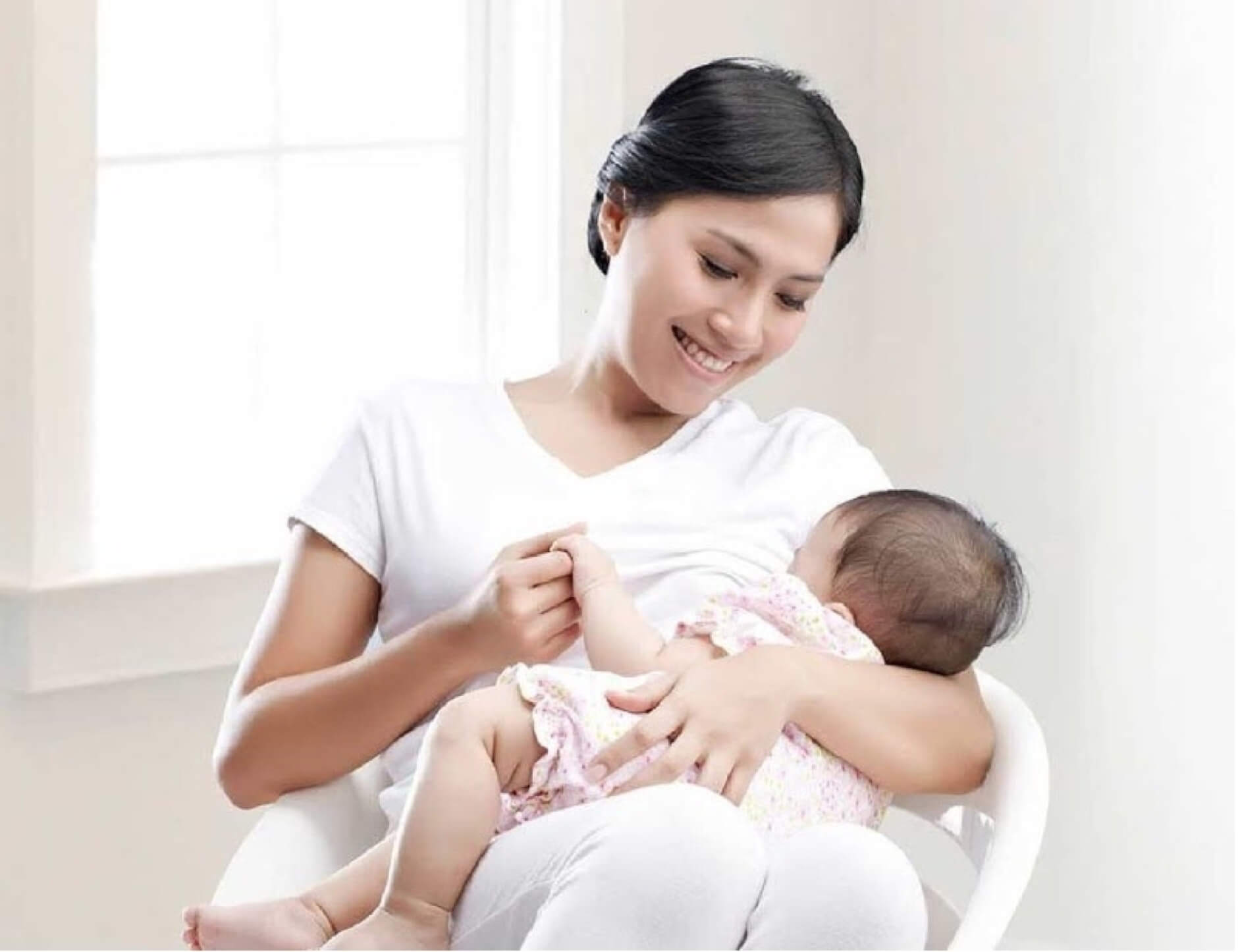 Cho bé bú đều và đúng cách