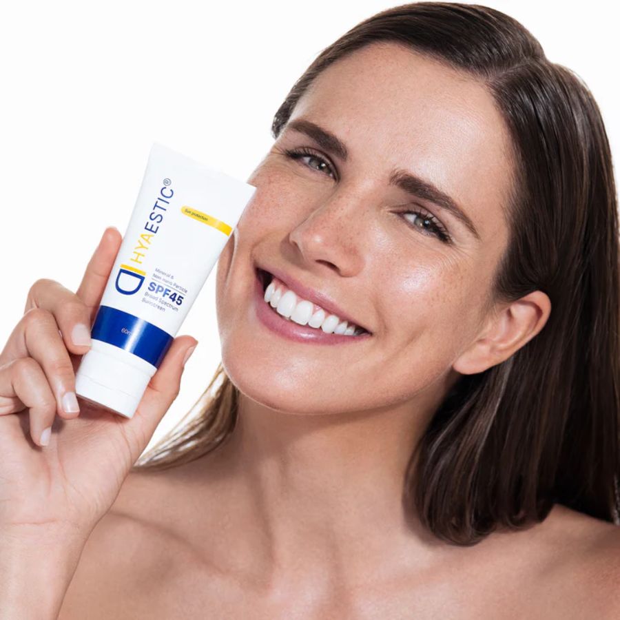 HYAESTIC MINERAL & NON-NANO PARTICLE BROAD SPECTRUM SUNSCREEN SPF 45: Kem Chống Nắng Dưỡng Ẩm Ngăn Ngừa Tổn Thương