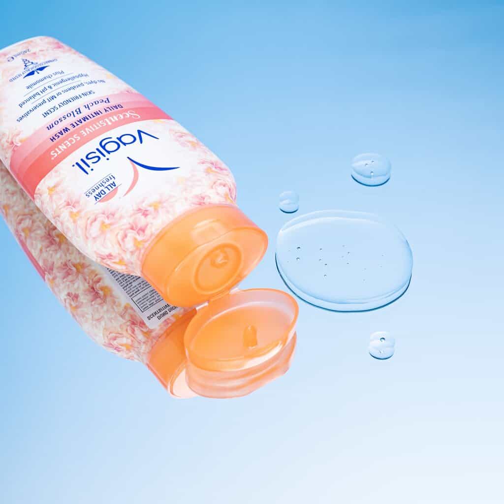 VAGISIL SCENTSITIVE SCENTS DAILY INTIMATE WASH PEACH BLOSSOM: Dung Dịch Vệ Sinh Dịu Nhẹ, Cân Bằng pH & Hương Hoa Anh Đào