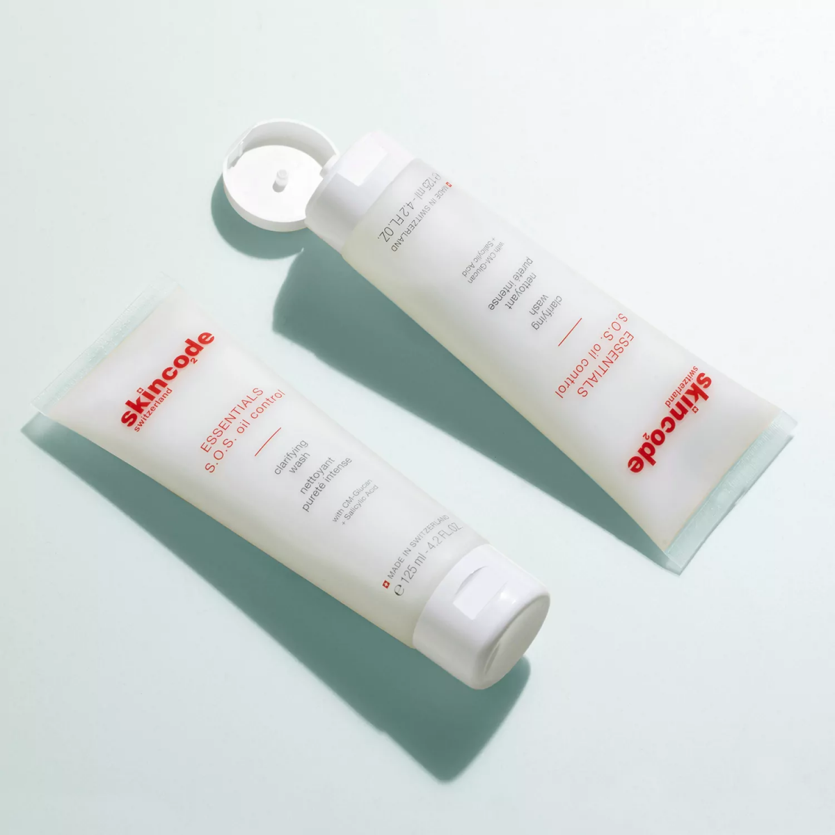 SKINCODE ESSENTIALS S.O.S OIL CONTROL CLARIFYING WASH / SỮA RỬA MẶT LÀM SẠCH, KIỂM SOÁT DẦU & CÂN BẰNG ĐỘ ẨM