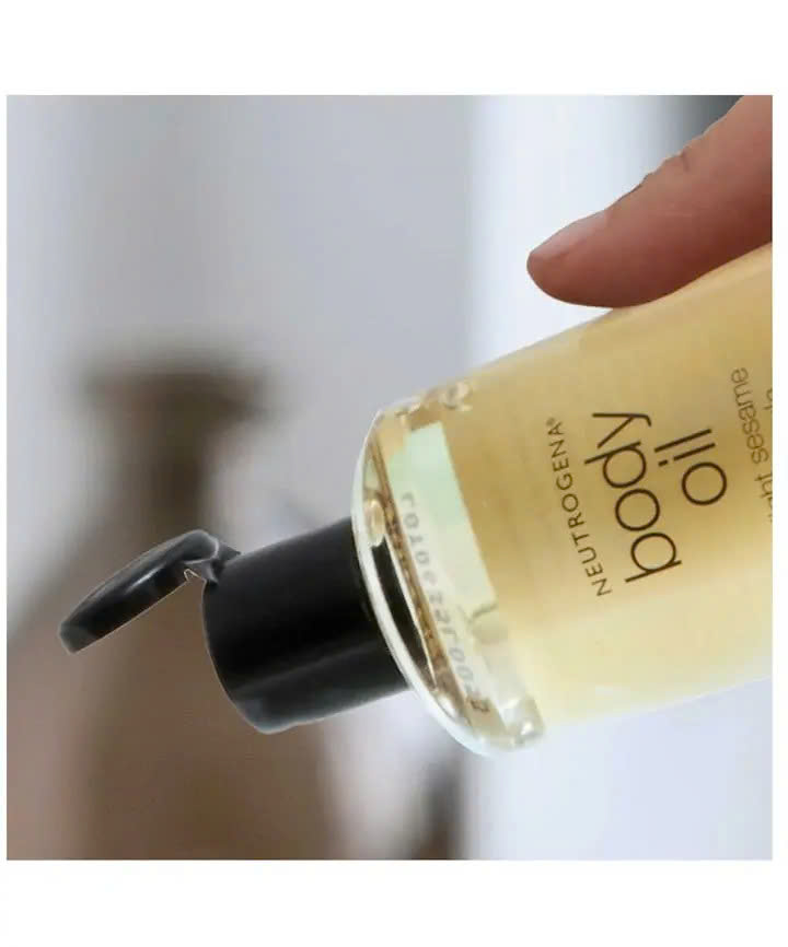 Neutrogena® Body Oil, Light Sesame Formula For Dry Skin: Tinh Dầu Dưỡng Thể Hương Mè Nhẹ Nhàng - Dưỡng Ẩm Sâu Cho Làn Da Khô