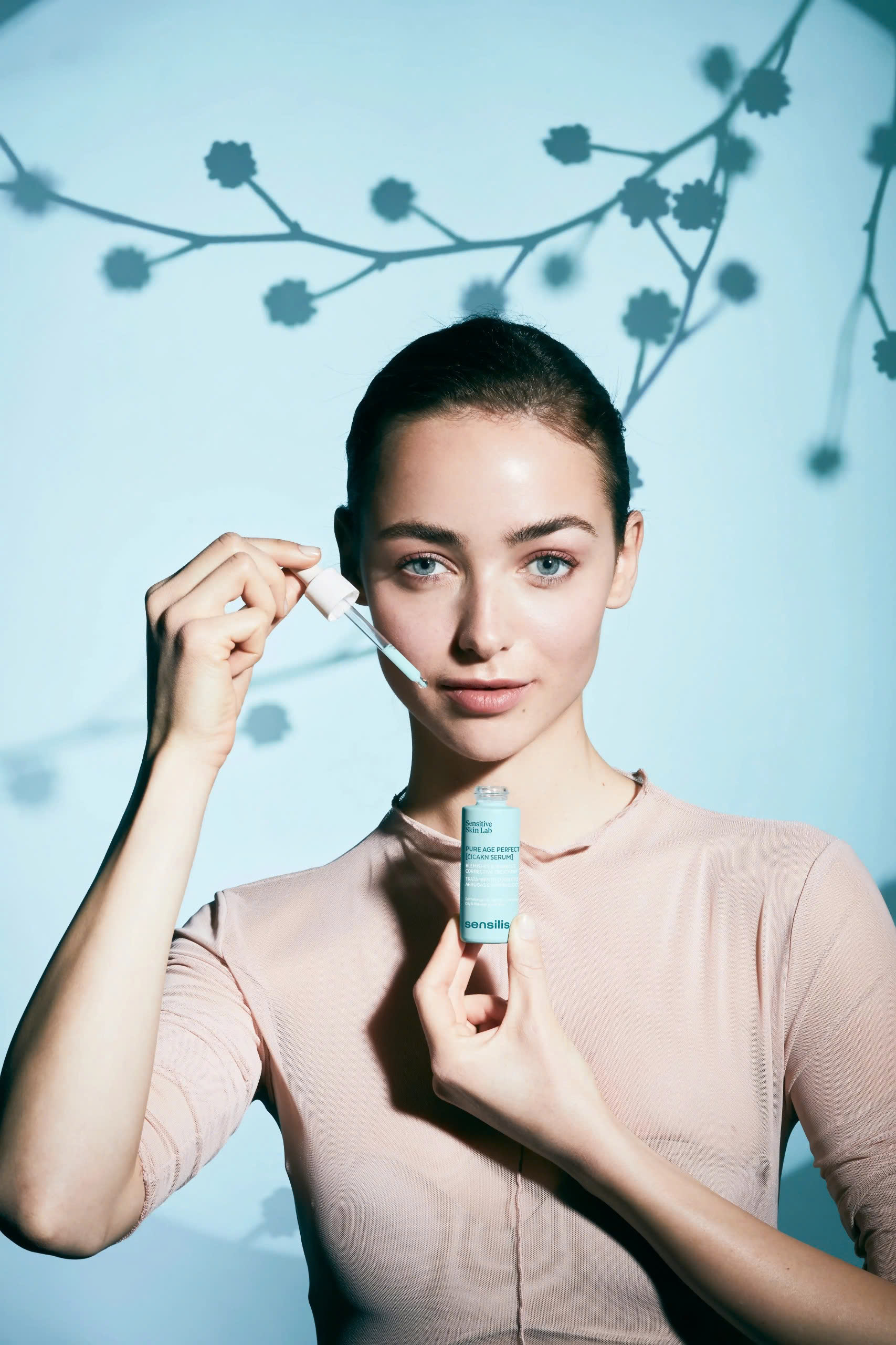 Sensilis Pure Age Perfection [Cicacne Serum]: Giải Pháp Kép Giảm Mụn Và Trẻ Hóa Cho Da Nhạy Cảm