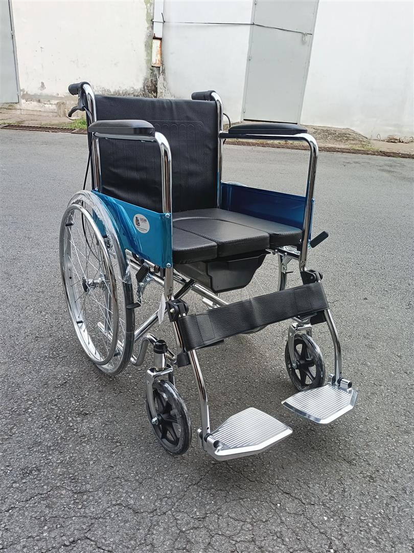 Xe Lăn Tay Có Bô Vệ Sinh, Đệm Simili, Có Thắng Lucass X-89 (X89)