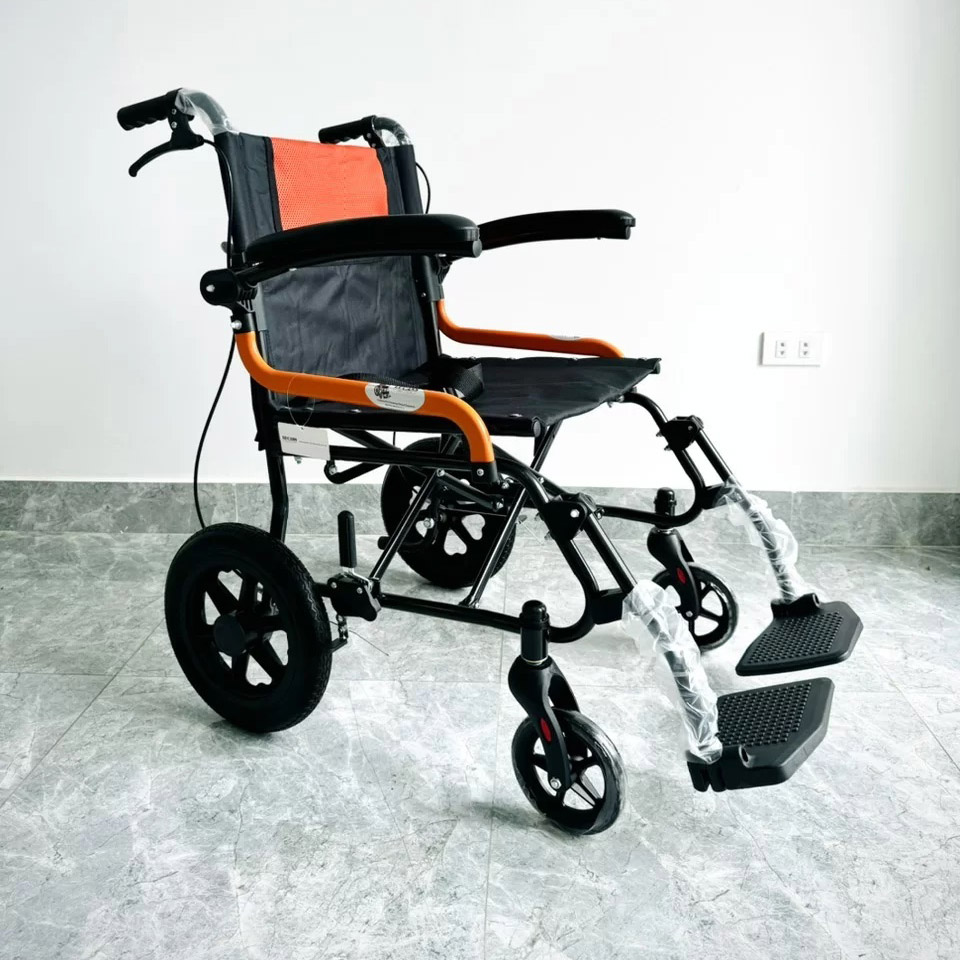 Xe Lăn Du Lịch Sắt Sơn Tĩnh Điện Lucass X-61 (X61) - BÁNH NHỎ