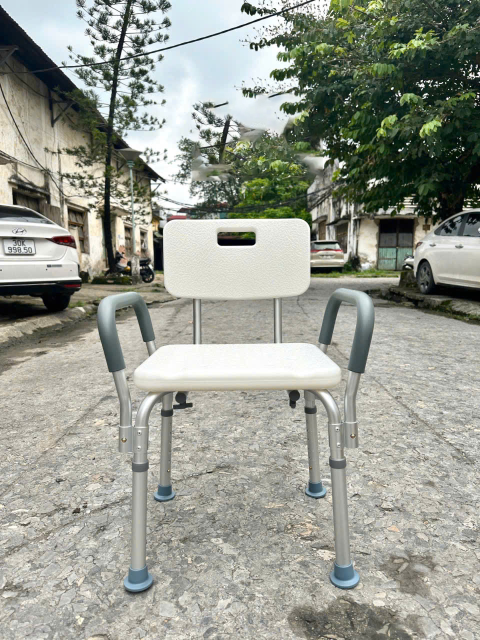 Ghế Tắm Nhôm Có Tựa Lưng, Tựa Tay Oromi FBL835203 (Mã 203)