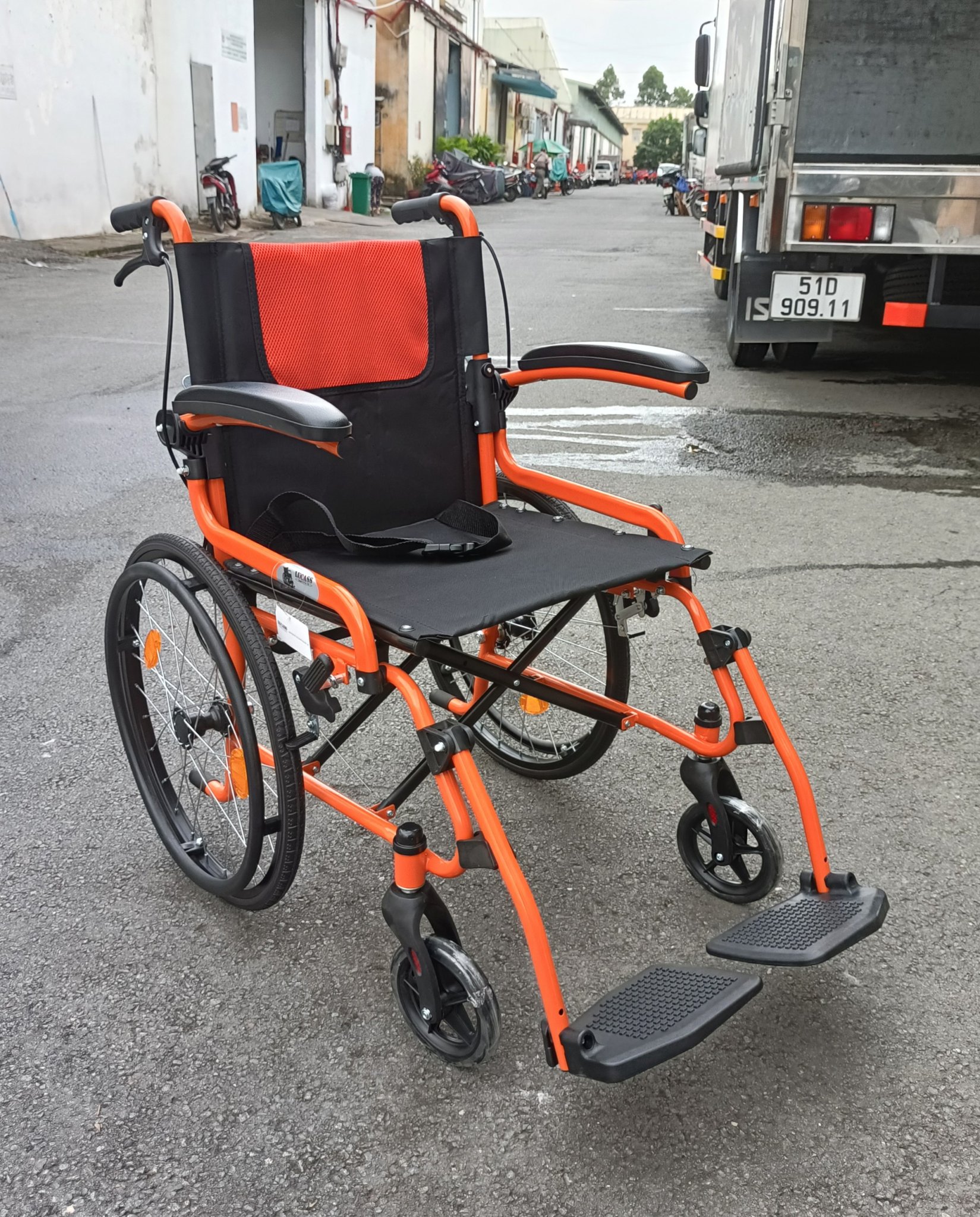 Xe Lăn Du Lịch Sắt Sơn Tĩnh Điện Lucass X-61 (X61) - BÁNH LỚN