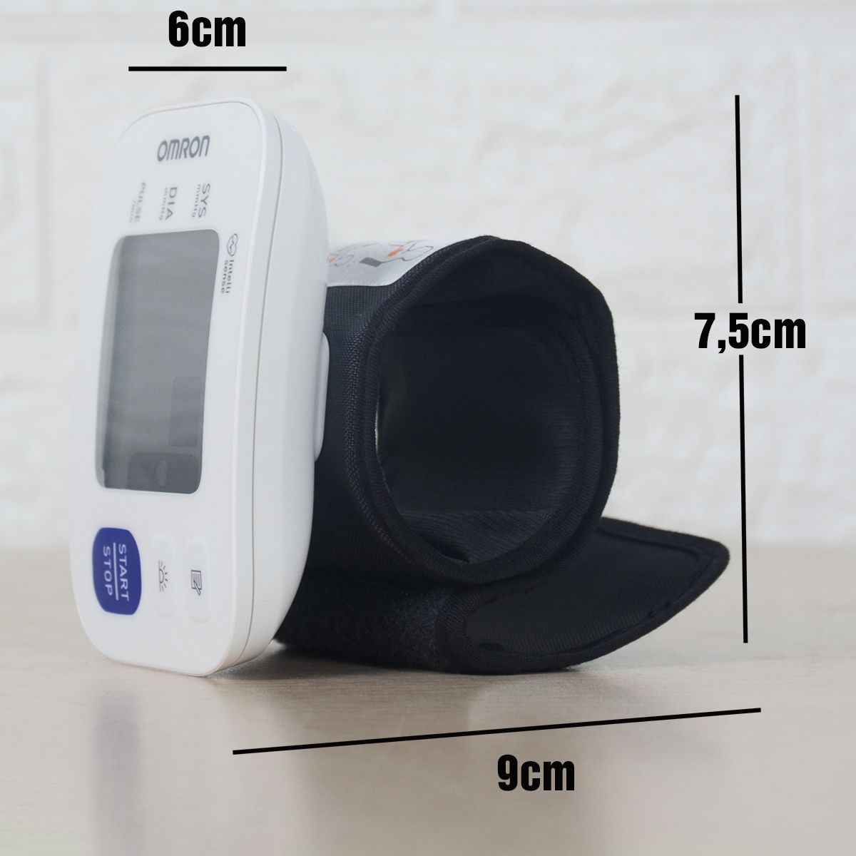 Máy Đo Huyết Áp Cổ Tay Omron HEM-6181