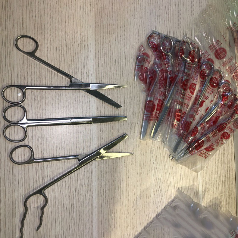 Kéo Y Tế (Đầu Nhọn) Pakistan