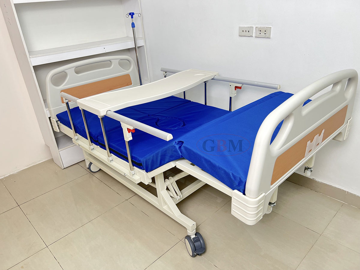 Giường Y Tế 5 Tay Quay, Có Bô Vệ Sinh GBM-092