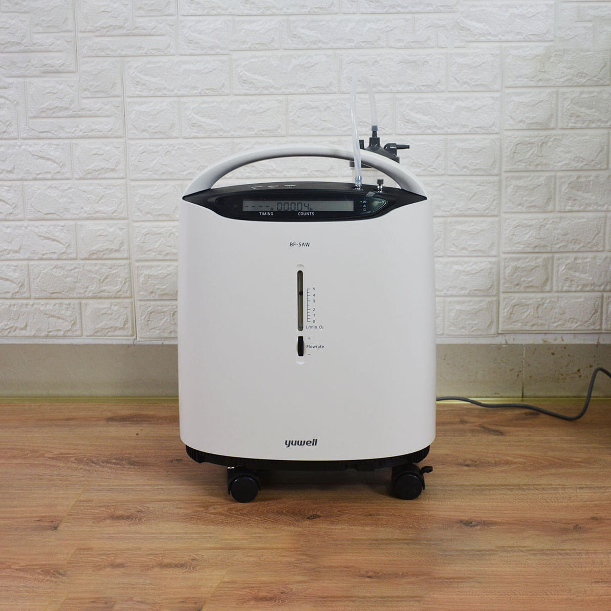 Máy Tạo Oxy Yuwell 8F-5AW (5 Lít, Có Xông, Có Remote)