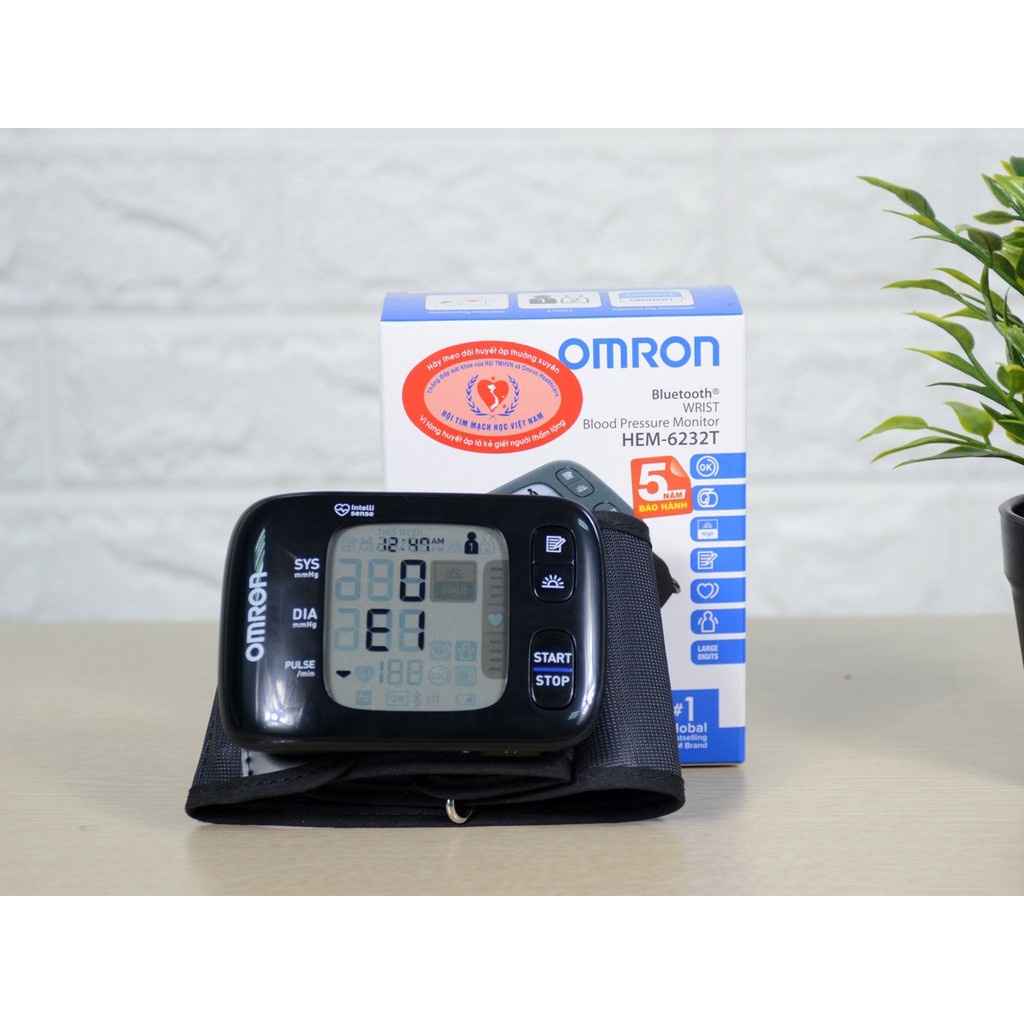 Máy Đo Huyết Áp Cổ Tay Omron HEM-6232T